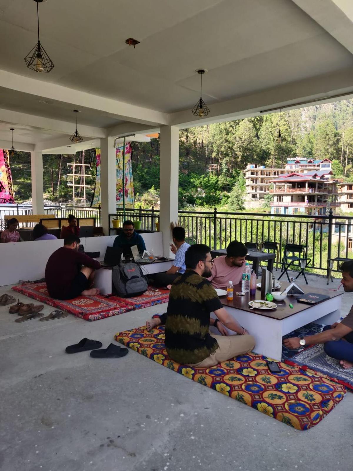 Himtrek Stay Kasol Kültér fotó